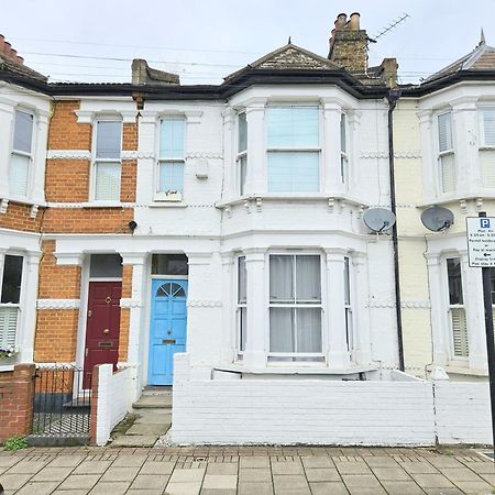 Two Bedroom Flat With Private Patio In Battersea London Bagian luar foto