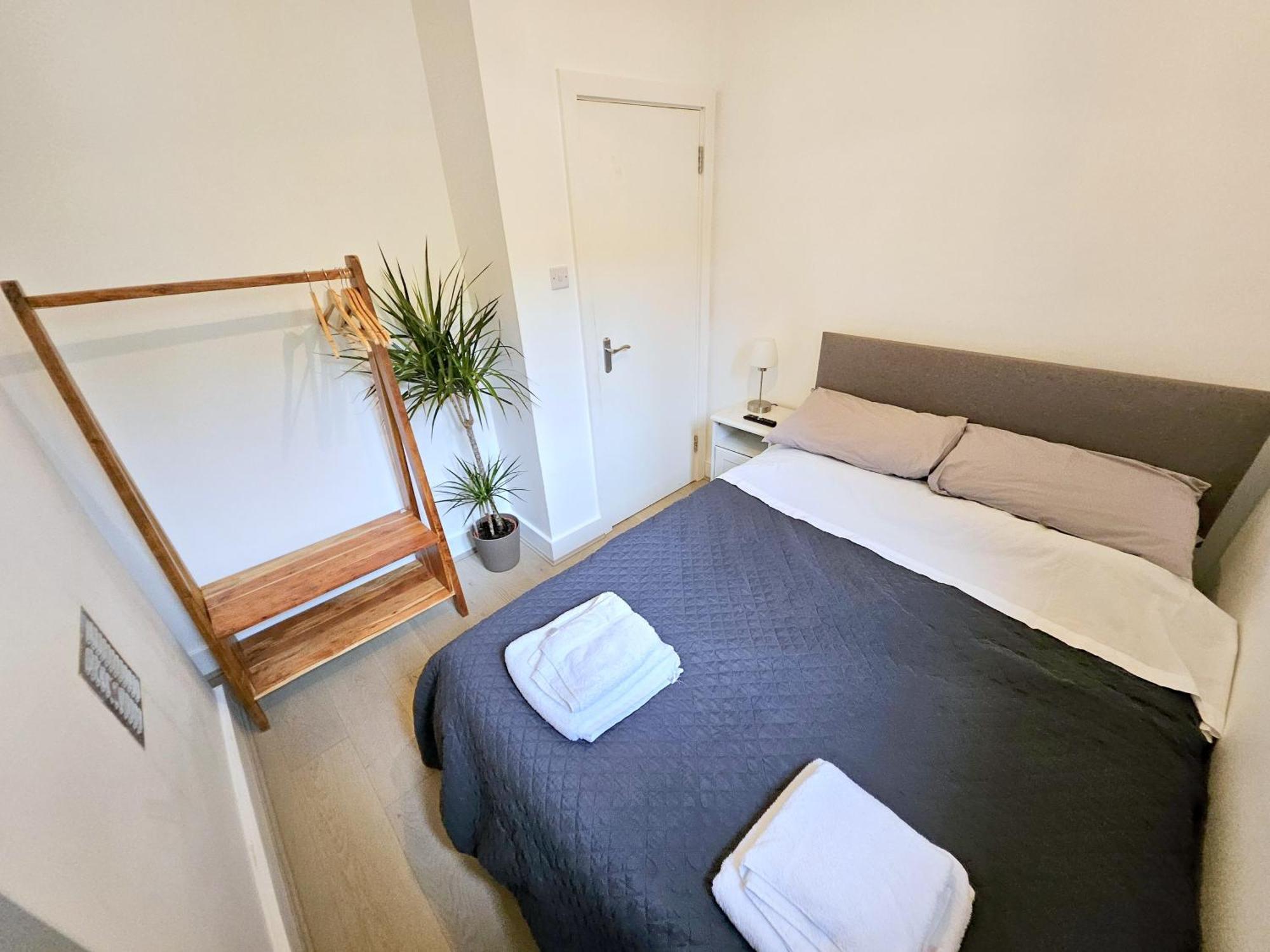 Two Bedroom Flat With Private Patio In Battersea London Bagian luar foto